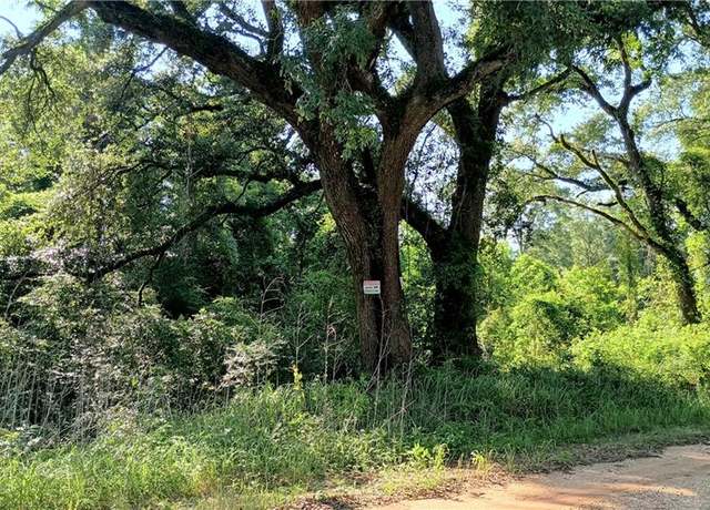 Property at 4026 Mcfarland Rd, Mobile, AL 36695