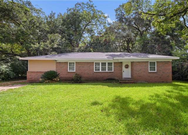 Property at 4613 Calhoun Rd, Mobile, AL 36619, 3 beds, 2 baths