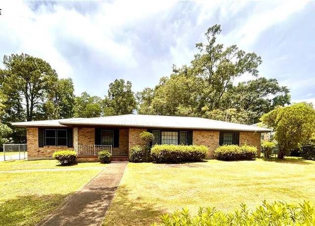 Property at 1113 Carre Dr W, Mobile, AL 36618, 4 beds, 3 baths