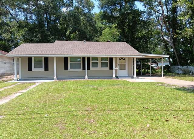Property at 2560 Howell Ave, Mobile, AL 36606, 3 beds, 2 baths