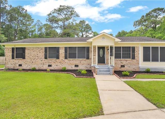 Property at 8630 Carlyle Dr, Theodore, AL 36582, 4 beds, 2 baths