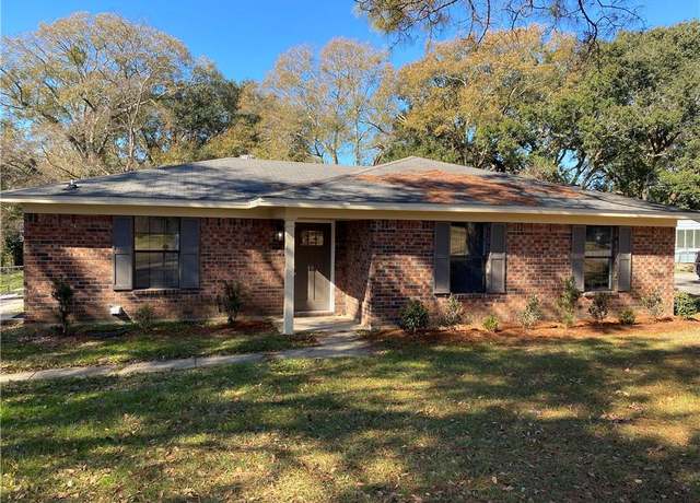 Property at 5204 Avalon Dr, Mobile, AL 36619, 3 beds, 2 baths