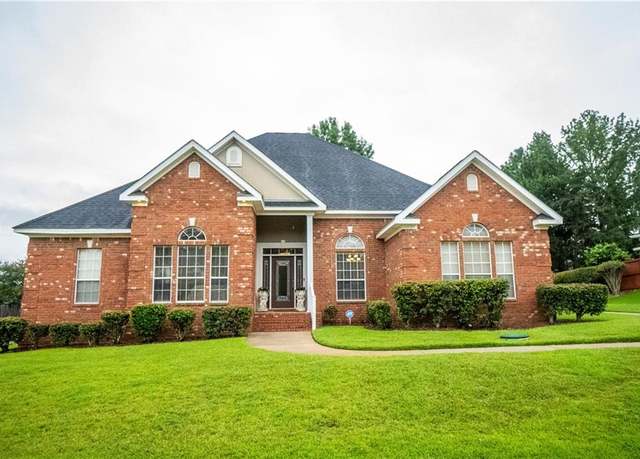 Property at 2940 Richmond Dr, Mobile, AL 36695, 5 beds, 3 baths