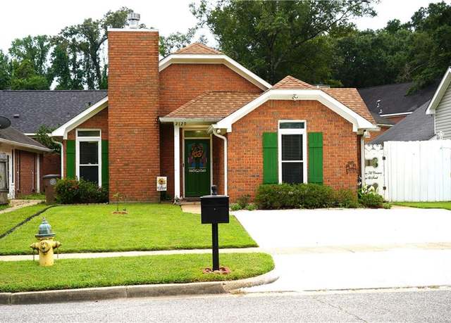 Property at 2120 Panorama Dr, Mobile, AL 36609, 3 beds, 2 baths