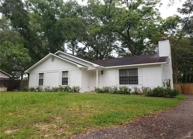 Property at 5623 Plantation Oaks Dr, Theodore, AL 36582, 3 beds, 2 baths