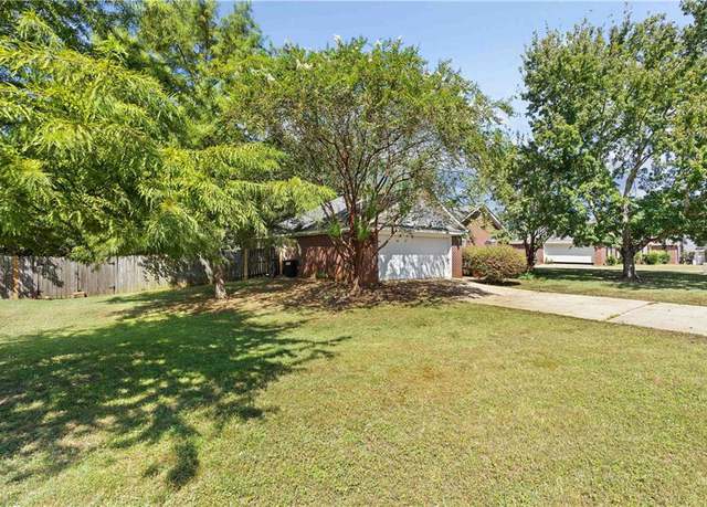 Photo of 1120 Colonial Hills Dr, Mobile, AL 36695