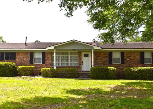 Property at 6208 Anthony Dr W, Theodore, AL 36582, 3 beds, 2 baths