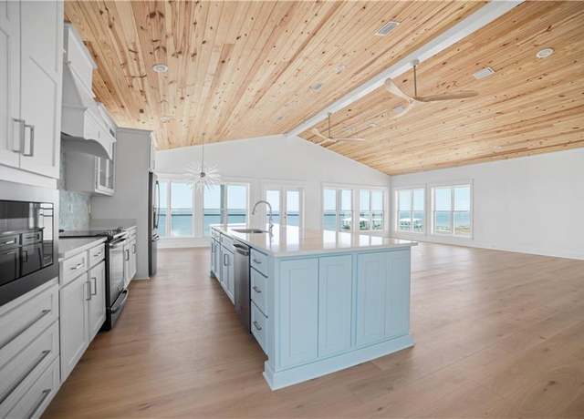Property at 2626 Bridgeview Dr, Dauphin Island, AL 36528, 5 beds, 5 baths