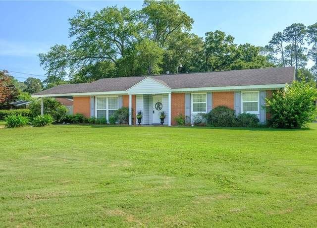 Property at 124 Autumnwood Dr E, Saraland, AL 36571, 3 beds, 2 baths