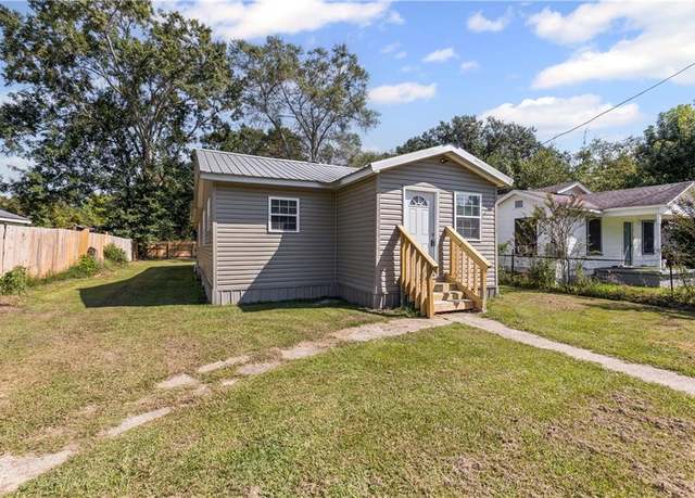 Property at 62 11th Ave, Chickasaw, AL 36611, 4 beds, 2 baths