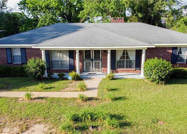 Property at 6558 Airport Blvd, Mobile, AL 36608, 4 beds, 2.5 baths