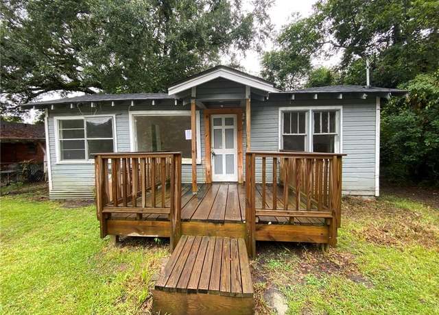 Property at 400 Short St Charles Ave, Mobile, AL 36617, 4 beds, 1 bath