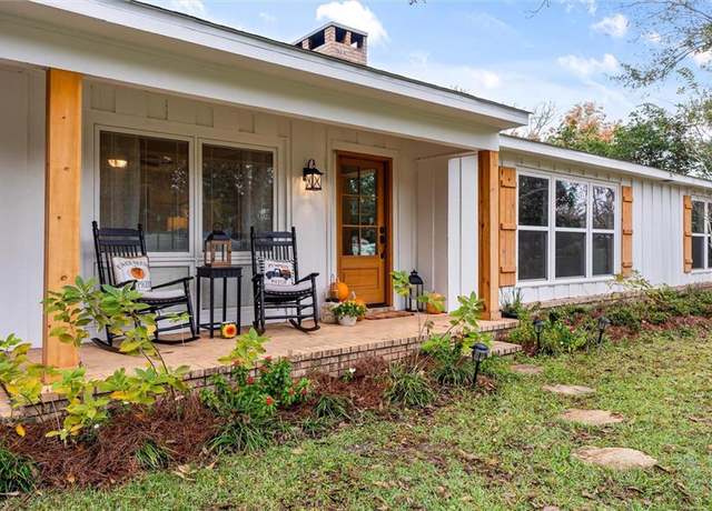 Property at 4082 Dawson Dr, Mobile, AL 36619, 3 beds, 2 baths