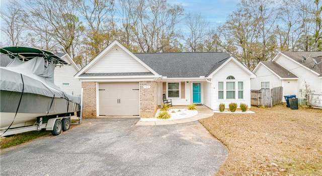 Photo of 735 Copperfield Dr E, Mobile, AL 36608