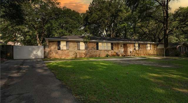 Photo of 303 Camelot Dr, Saraland, AL 36571