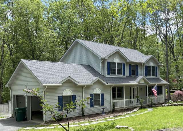 Property at 476 Sassafrass Way, Stroudsburg, PA 18360, 4 beds, 2.5 baths