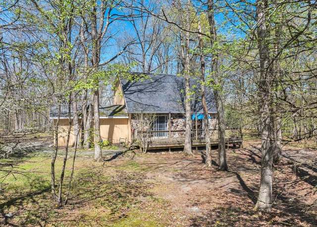 Property at 41 Pinoak Dr, Jim Thorpe, PA 18229, 3 beds, 1.5 baths