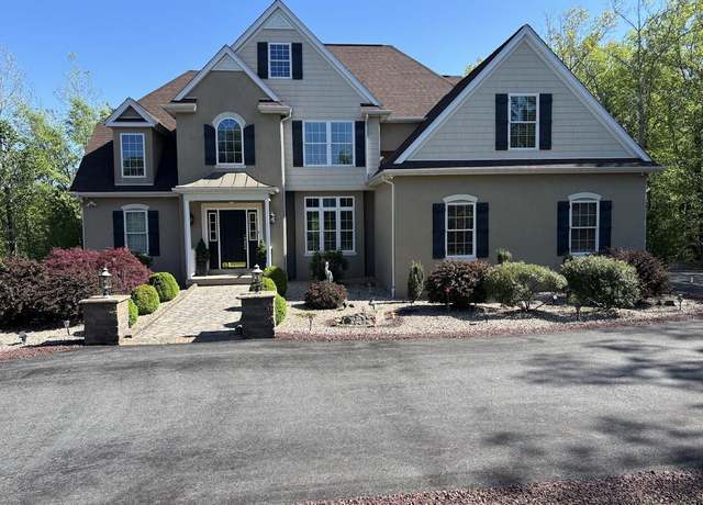 Property at 389 Joanne Ct, Bartonsville, PA 18321, 4 beds, 4 baths