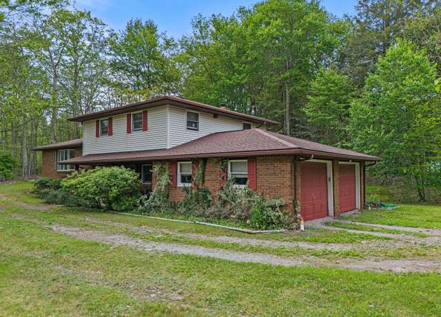 Property at 3127 Sussex Dr, Tobyhanna, PA 18466, 4 beds, 2.5 baths