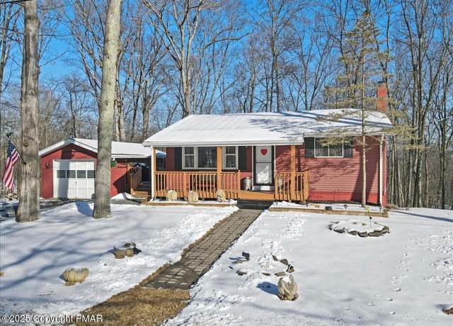 Property at 1074 Maple Lake Dr, Bushkill, PA 18324, 3 beds, 1.5 baths