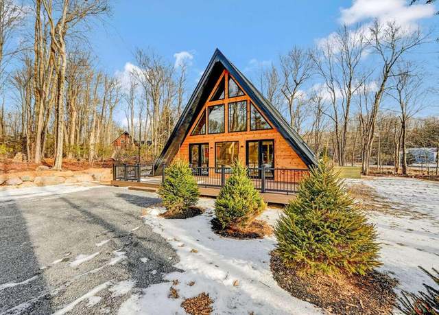 Property at 4142 Calendula Ct, Pocono Pines, PA 18350, 3 beds, 2 baths