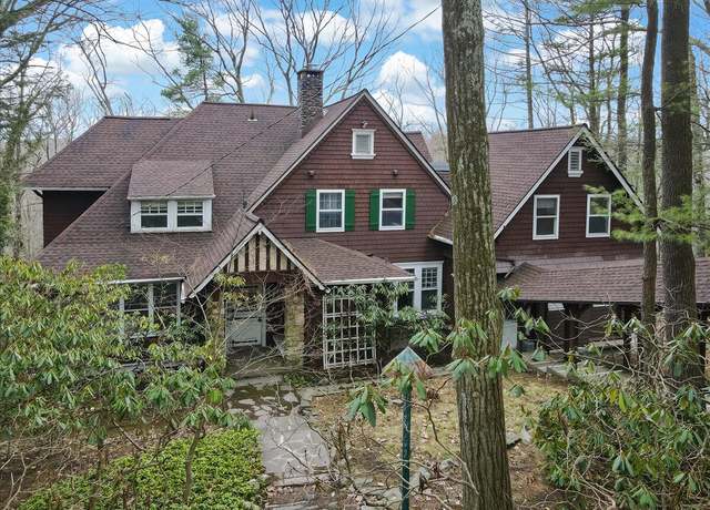 Property at 4 Park Ter, Pocono Manor, PA 18349, 5 beds, 5.5 baths