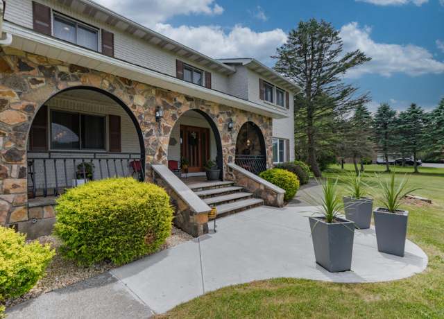 Property at 2632 Wigwam Park Rd, East Stroudsburg, PA 18301, 4 beds, 2.5 baths
