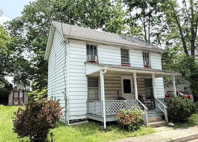 Property at 198 Meyers St, East Stroudsburg, PA 18301, 3 beds, 1 bath