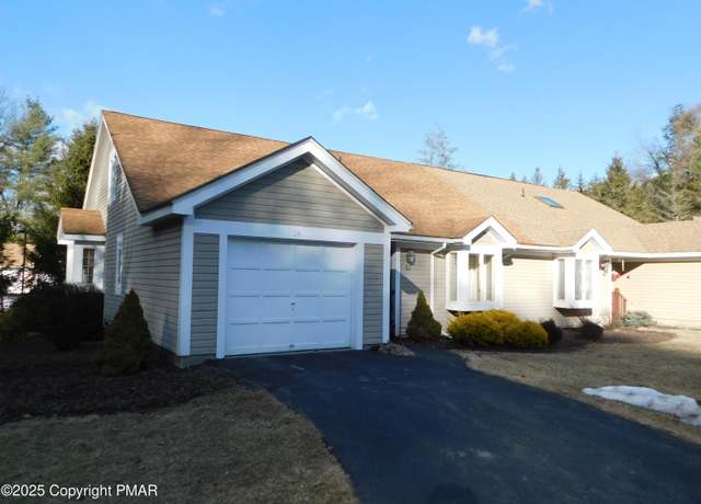 Property at 28 Turtle Way, Stroudsburg, PA 18360, 2 beds, 2.5 baths