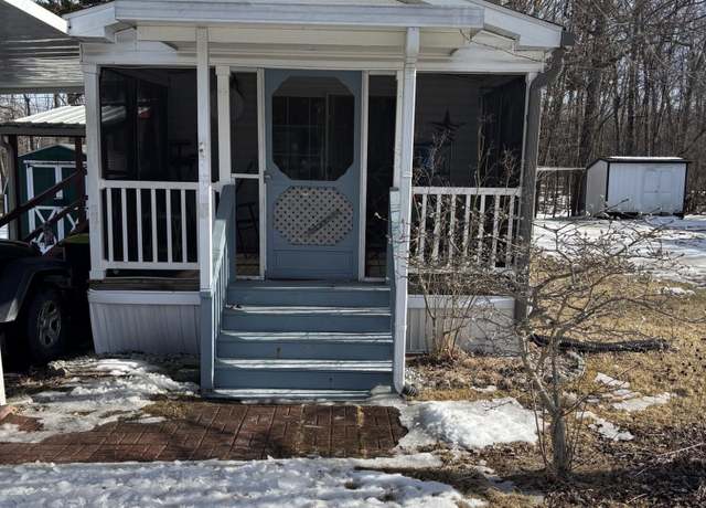 Property at 331 Upper Pmhe South Dr, East Stroudsburg, PA 18302, 2 beds, 1 bath