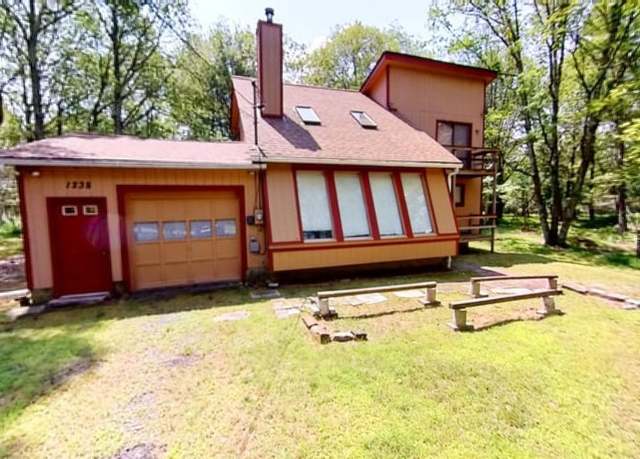 Property at 1238 Steele Circle Cir, Bushkill, PA 18324, 3 beds, 2 baths