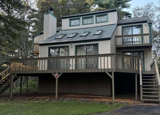 Property at 230 Champlain Dr, Tobyhanna, PA 18466, 3 beds, 1.5 baths