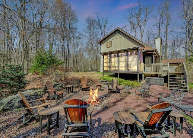 Property at 2129 Oak Rd, Pocono Pines, PA 18350, 3 beds, 2 baths