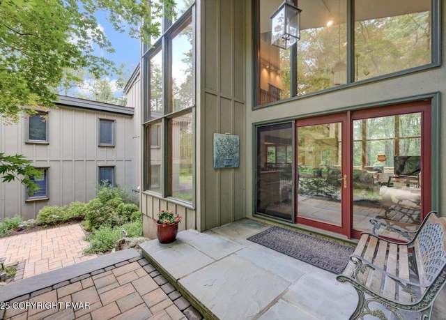 Property at 126 Little Fawn Cres, Pocono Pines, PA 18350, 3 beds, 3.5 baths