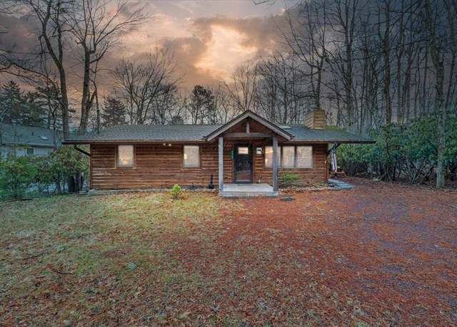 Property at 259 Tanglewood Dr, Pocono Pines, PA 18350, 3 beds, 2 baths
