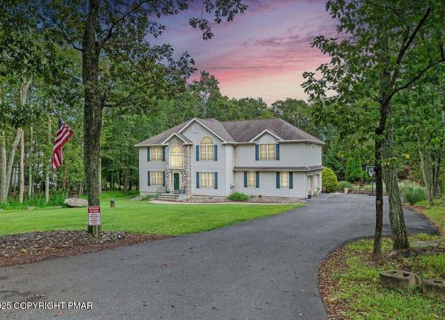 Property at 133 Acorn Ln, Stroudsburg, PA 18360, 5 beds, 3.5 baths