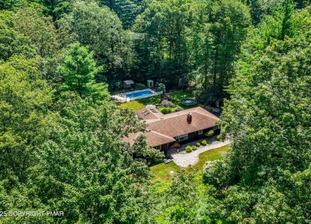 Property at 2413 Forest Dr, Saylorsburg, PA 18353, 3 beds, 2.5 baths