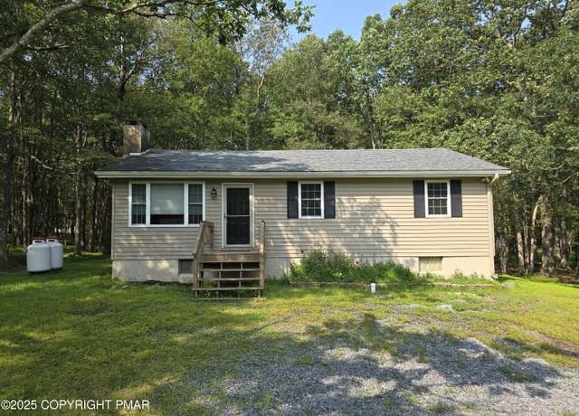 Property at 11 Willow Way, Albrightsville, PA 18210, 3 beds, 1 bath