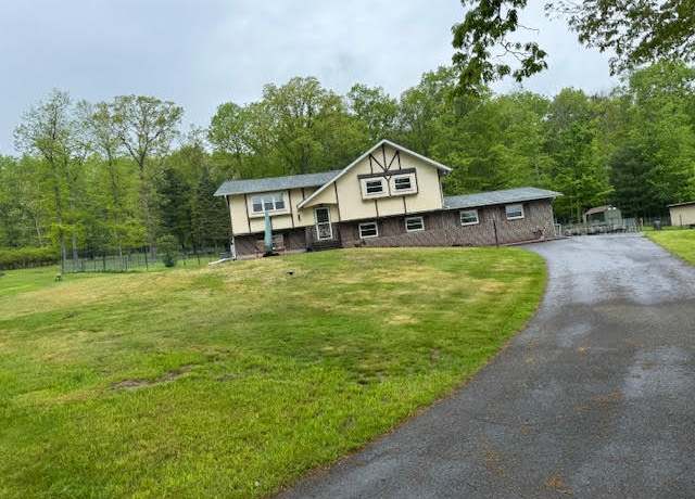 Property at 122 Deep Woods Ln, Stroudsburg, PA 18360, 4 beds, 2 baths