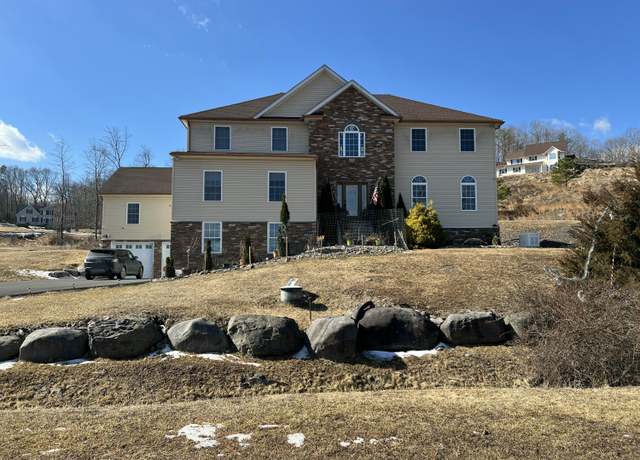 Property at 108 Fernwood Rd, Bushkill, PA 18324, 4 beds, 2.5 baths