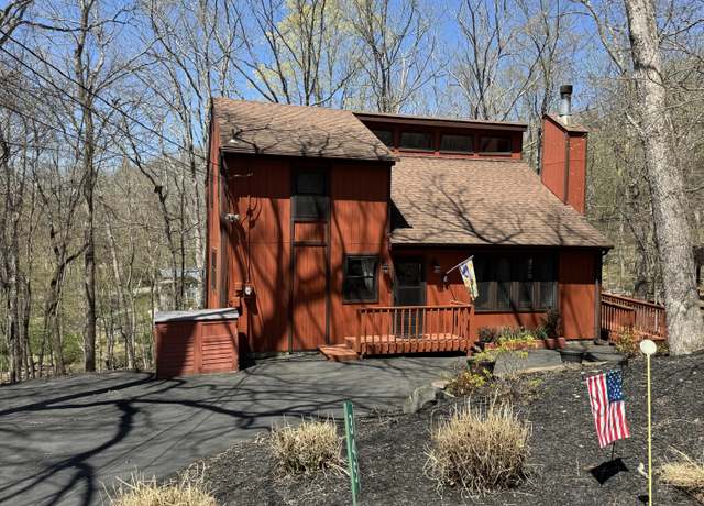 Property at 345 Canterbury Rd, Bushkill, PA 18324, 4 beds, 2.5 baths