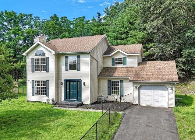 Property at 113 Dennis Ct, East Stroudsburg, PA 18301, 5 beds, 2 baths