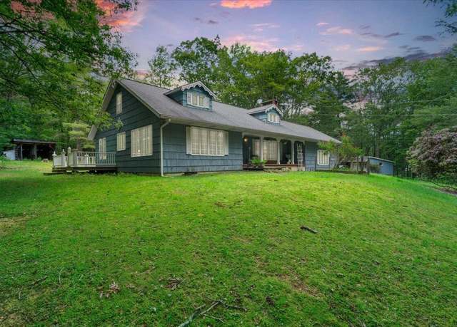 Property at 118 Deweys Dr, Dingmans Ferry, PA 18328, 4 beds, 3 baths