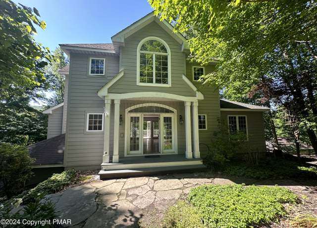Property at 1055 Sky View Dr, East Stroudsburg, PA 18302, 4 beds, 2.5 baths