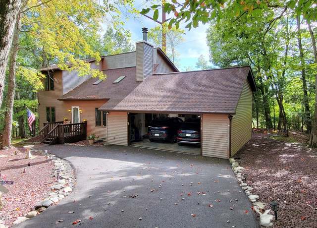 Property at 6116 Braintree Ct, Bushkill, PA 18324, 2 beds, 3 baths