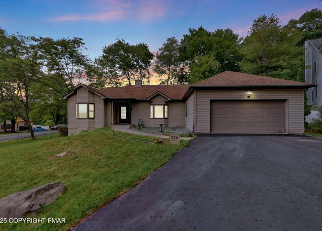 Property at 326 Edgemont Rd, Stroudsburg, PA 18360, 3 beds, 3 baths