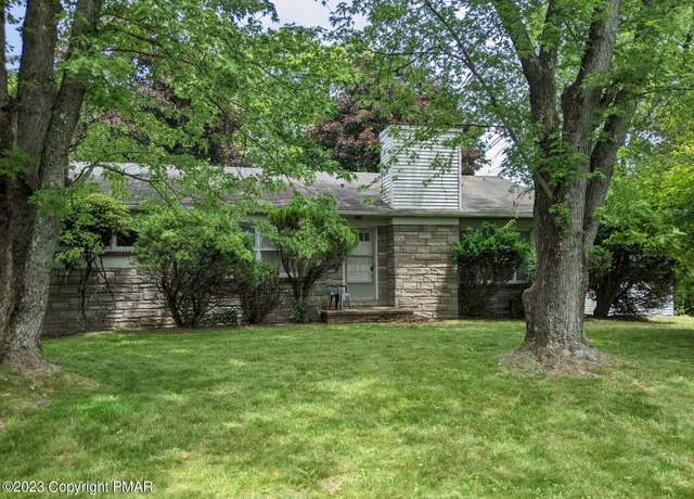 Property at 232 Rodenbach Ln, Brodheadsville, PA 18322, 3 beds, 2.5 baths