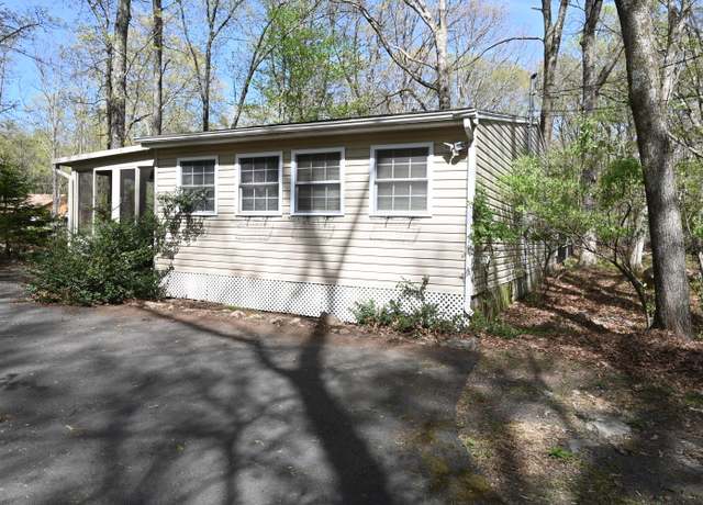 Property at 3233 Pocono Dr, East Stroudsburg, PA 18302, 3 beds, 2 baths