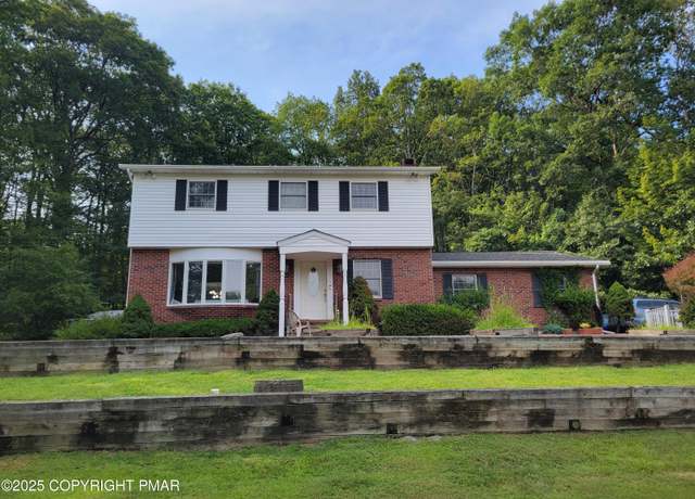 Property at 107 Gregory Ct, Stroudsburg, PA 18360, 5 beds, 3.5 baths