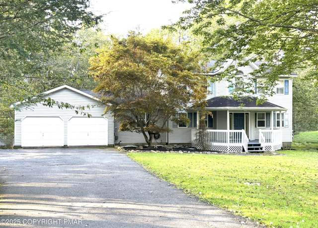 Property at 1075 Salamanca Dr, Tobyhanna, PA 18466, 4 beds, 2.5 baths